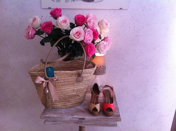 @EspanaZapatos, <a href="/GaimoEspadrille/">Gaimo Europe</a> y <a href="/sarahworldbysn/">SarahWorldbySN</a> nuestra propuesta para ir de romería el día de San Isidro.