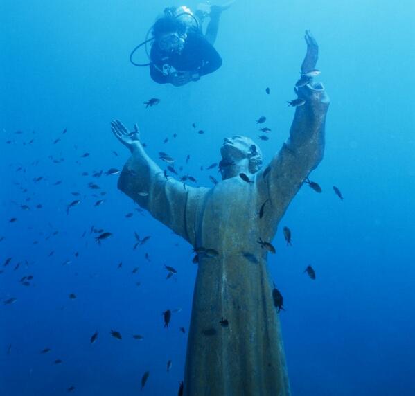 QueenBeerJeans's tweet image. #QBknowledge | Christ of the Abyss at San Fruttuoso, Italy near Portofino