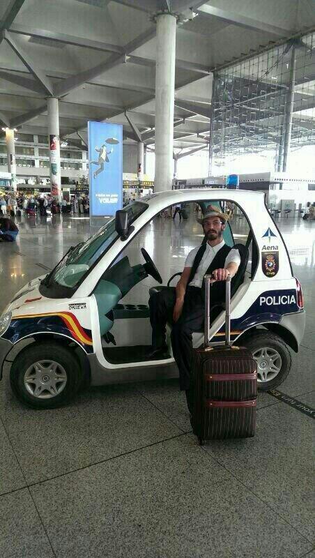 zishey's tweet photo. @BarryBard so I guess you didn't have to walk in the terminal in #spain http://t.co/CCjOSFeRsY