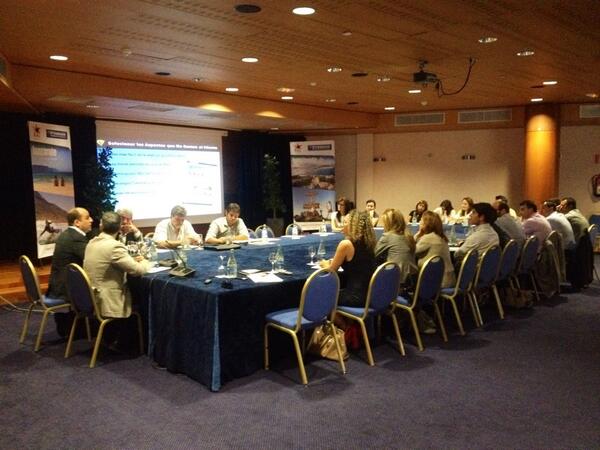 Taller de trabajo con la primera #aerolínea en #Lanzarote <a href="/Ryanair/">Ryanair</a> ! <a href="/Hfmanchado/">Héctor Fernández Manchado</a> @asolan <a href="/aghotelspa/">Arrecife Gran Hotel & Spa</a> <a href="/InfoEUTL/">Universidad - EUTL</a> <a href="/BBGA/">Begoña Betancort</a>