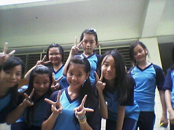 Devv_CH's tweet photo. @Reta_taa  @suny_nie  @Suvi_Liu2  @Agustina_vonny  @Desca_Charles http://t.co/zEMoY2tIzf