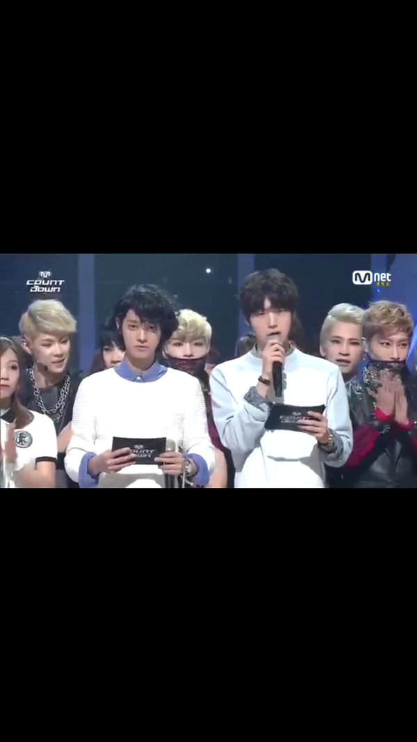 crazyboy_91's tweet photo. 잘 가르쳤어 역시 무조건 MC님들 혹은 1위 후보님 뒤에 서야됨 짜란다 짜란다 짜란다! 캡쳐 미안해 내 손이 바버인가봐 BTL 화이팅 ㅋ
태희 하루형이 속한 M.pire 도 화이팅 ㅋ http://t.co/xLpZuX3aNO