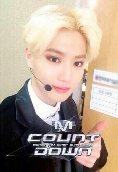 EXOpassion's tweet image. فان اكاونت | هل يبدو هذا وجه سعيد ؟