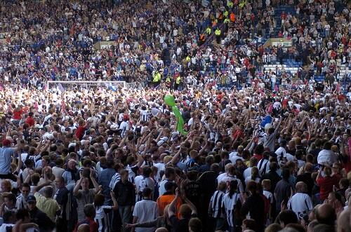 WBA's tweet photo. Nine years ago today @WBAFCofficial saw off @officialpompey to complete the Great Escape! RT if you were there #wba http://t.co/vYF6f0ibS1