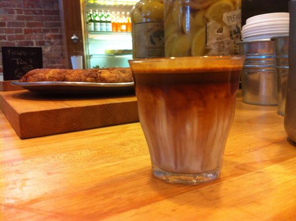 ScratchCoffee's tweet image. Back: honeysuckle syrup, cold milk, floating espresso.