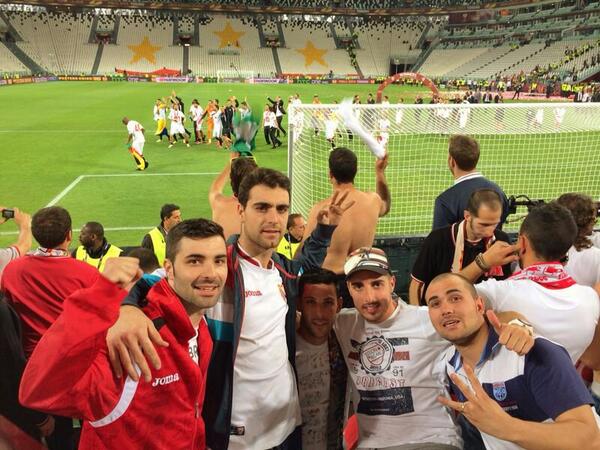 Fj_garrido's tweet photo. Tricampeones de europa..., #winnerinturin http://t.co/OFocJhiDFo