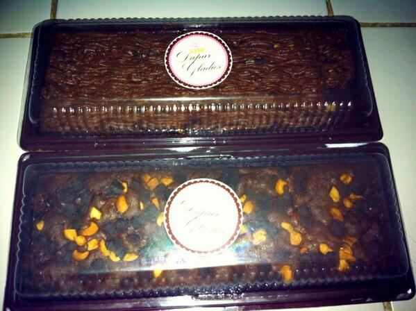 NonnNitha's tweet photo. Nyobain jg browniesnya @Dapurgladies http://t.co/gcrJJ5kToG