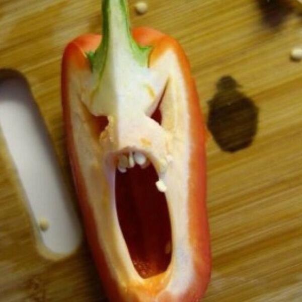 slayinthedragon's tweet image. You should eat ur veggies...before they eat u #FreshEd