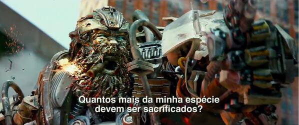 EdPalhares's tweet photo. Ok. O novo Transformers tem um robô barbudo fumando charuto. http://t.co/1m9gJ85IQU