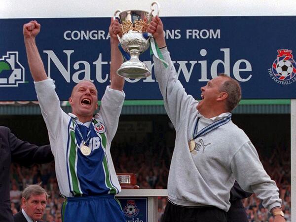 LaticsOfficial's tweet image. Here you go @jay_shez here's @GreenallGolf lifting the trophy! #SpringfieldMemories #wafc
