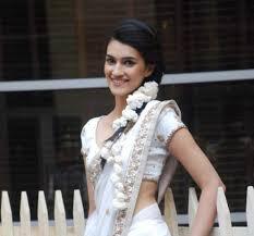 InVenditera's tweet photo. టాలీవుడ్‌పైనే మోజు - http://t.co/8KamBBb2Ne -  #Kriti_Sanon- http://t.co/uPBVkvzjaM
