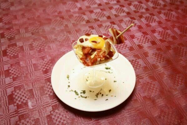 RECOMENDACIÓN XVI FERIA DE LA TAPA: "Nido de patatas con huevos de codorniz", que podrás degustarlo en @barlatortola