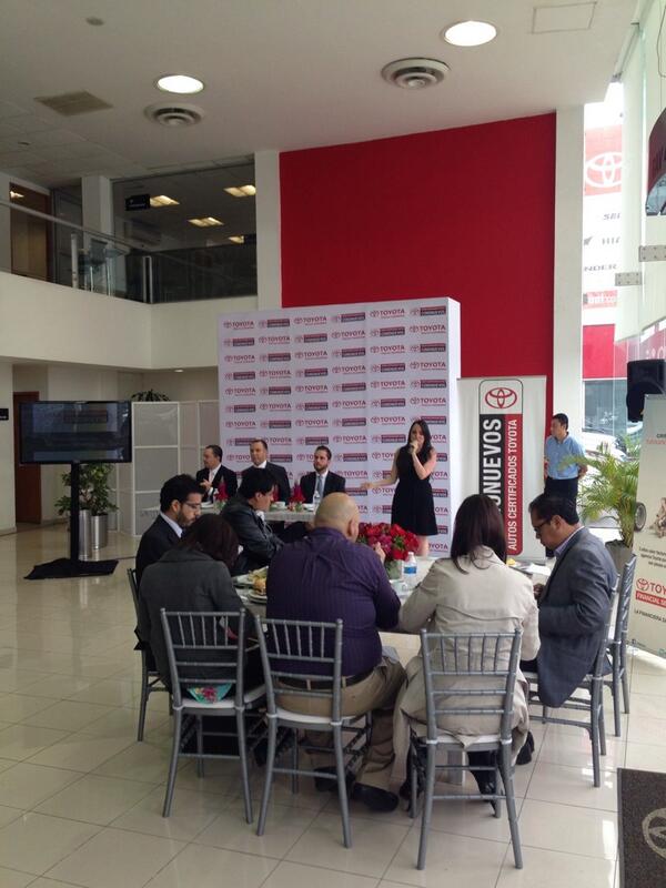 ToyotaMex's tweet image. Más del 80% de clientes de #COMONUEVOS se convierten en clientes de vehículos nuevos.