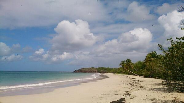ABSsarl's tweet photo. Tournage OK ce jour aux Salines.
Beau temps et disponibilité d'une belle partie de la plage. 
#Martinique. http://t.co/B326HK3tif