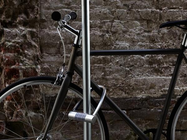 This Bluetooth-equipped u-lock that automatically unlocks when you walk up to your bike wrd.cm/1n1uThp