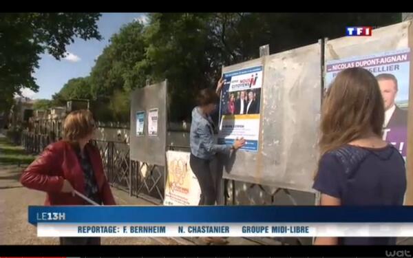 mariedecolbert's tweet photo. 13h de TF1 hier, reportage sur collage affiche @nouscitoyensSO @Nous_Citoyens http://t.co/5c34yieFRl
