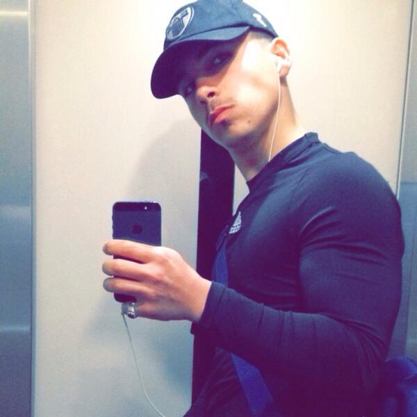 Libanaisbyd's tweet photo. Visage caché, mais je plais grave 😏😈 http://t.co/dO1UgqHO43