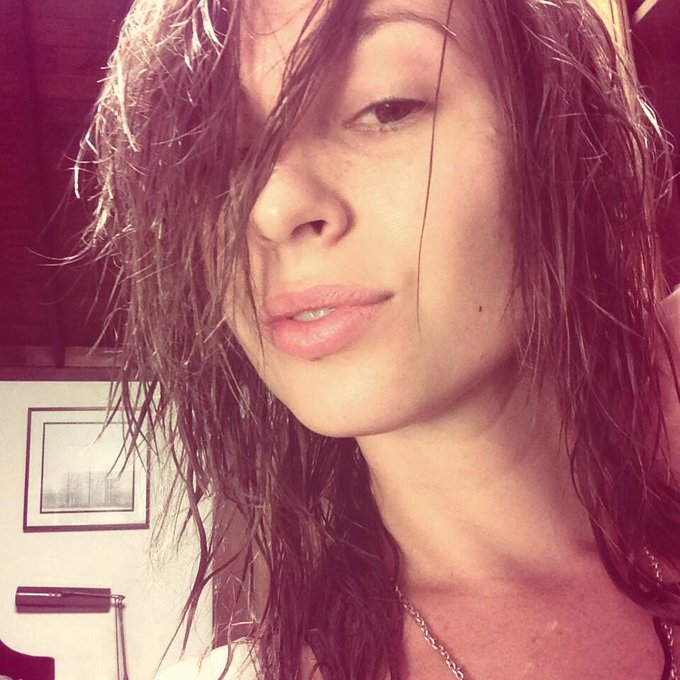 Your dream has come true, I am back in brunette. http://t.co/Sz1ATK3bUq<a href="/tag/snapchat"class="tags"><span>#snapchat</span></a>