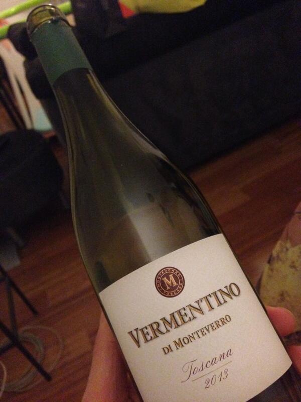 #Monteverro #Vermentino toscano perfetto con il mio primo di gamberoni+calamari freschi! Che dite lo mettiamo online?