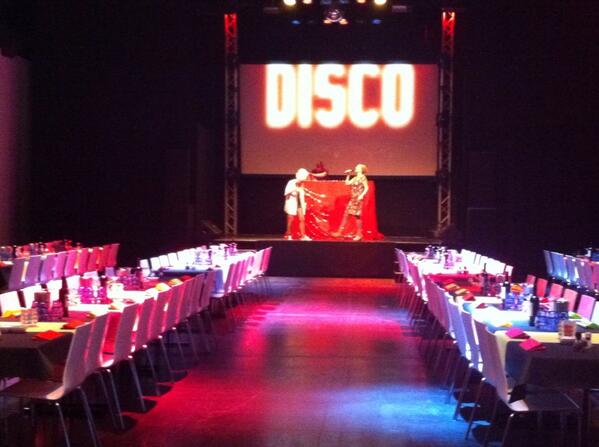 Soundcheck! Wij zijn klaar voor de exclusieve #disco #dinnershow voor #RETbus 135 gasten #diner #fun #dansen