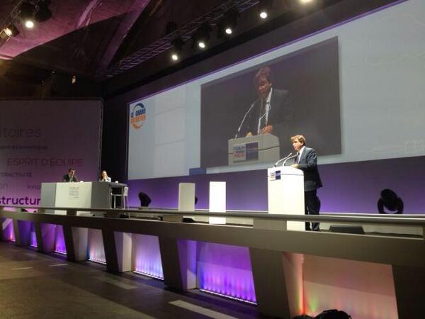 Ecologie_Gouv's tweet photo. Arrivée de @royalsegolene au forum @FNTP_Info #ddirect http://t.co/iV0emhL1Ml