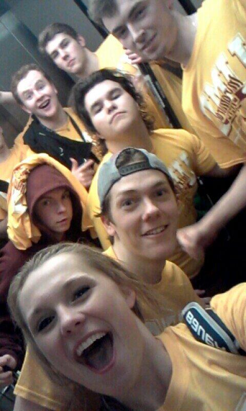 emilee_wolf's tweet photo. throwback to intramural hockey championship with these beauties. have a good summer boys! #ftb #GoogleUs #dreamteam http://t.co/WECXZzr6Ok