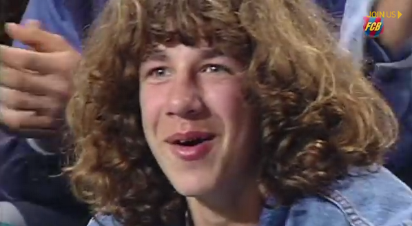voetbalzonenl's tweet photo. Carles Puyol tijdens zijn eerste televisieoptreden als speler van Barcelona. Haha! http://t.co/qwU2cCWzId