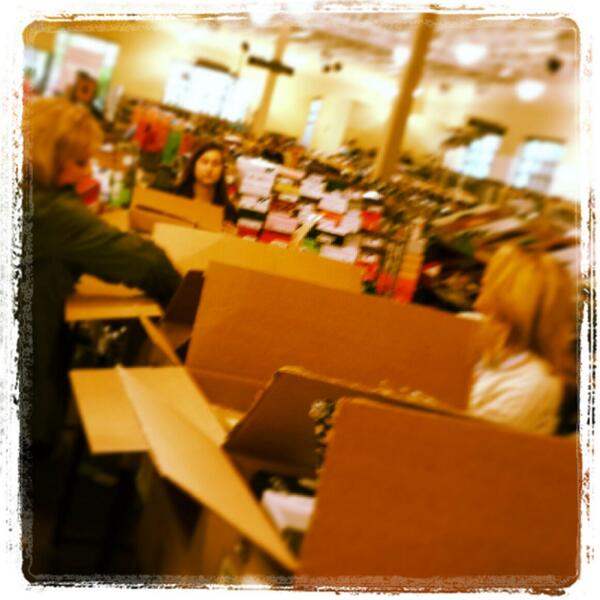 lesismore_79's tweet photo. Final #prepped training this morning in the Chicago market! #whatreplen---SM's are ALL IN! http://t.co/Vhm5N8WK8r