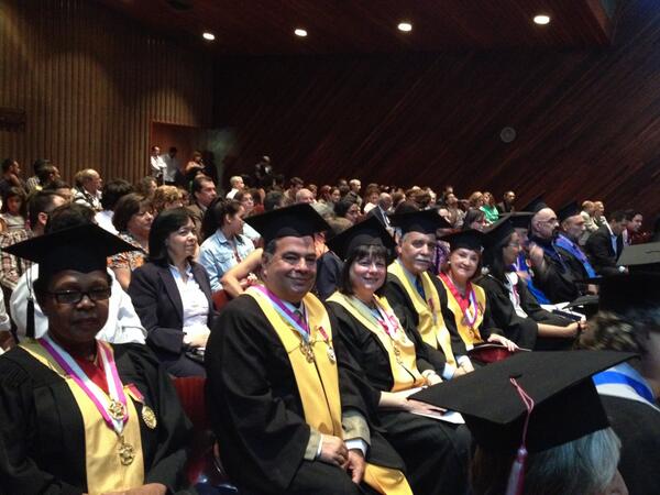 baldadecano's tweet photo. Felicidades a nuestros profs de la Facultad de Medicina, a quienes se les otorgó en el día de hoy la Orden J.M.Vargas http://t.co/rrmZ3sv8Ki