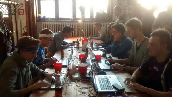 DriesWinderickx's tweet image. Zie onze code-lethes gaan! @weareimd #codeolympics