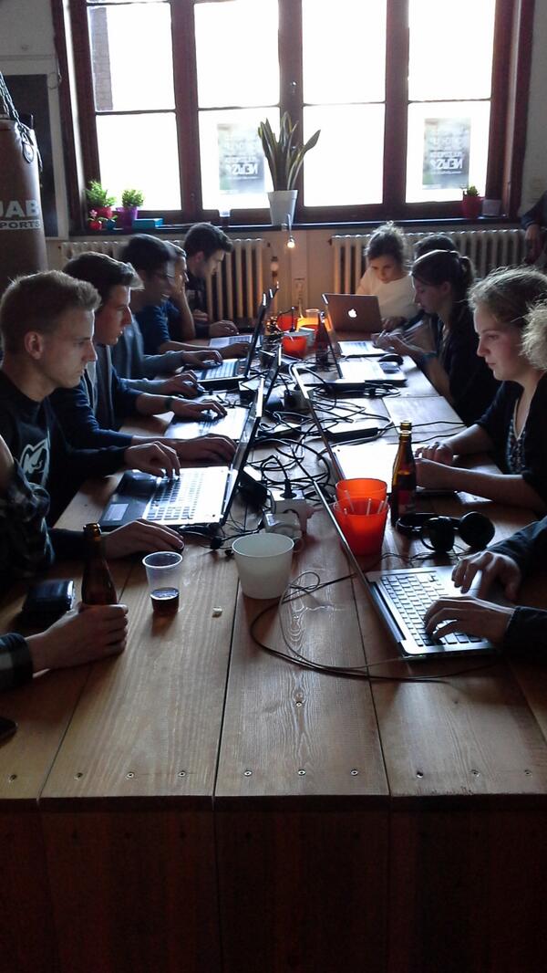 weareimd's tweet image. Uiterste concentratie hier op de #CodingOlympics #WeAreIMD