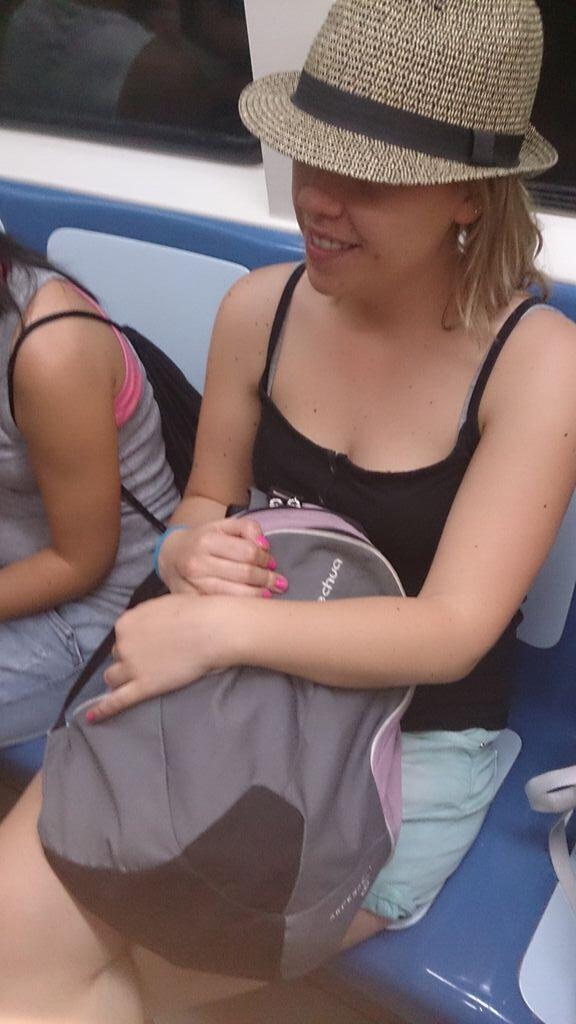 pajaro_pirri's tweet photo. @CarlaSimn hay que ser inútil http://t.co/ky89gT0e5g