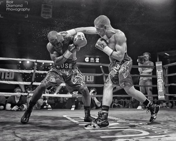 Diamonds_Lens's tweet photo. @OscarDeLaHoya @GoldenBoyBoxing @SHOsports @danawhite @MainEventBoxing @Fearless_Fred http://t.co/lnq9qOJhf5