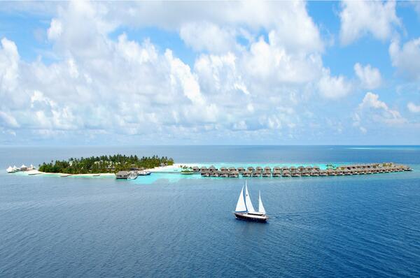 maldivesvip's tweet photo. After a hard year you deserve something special... http://t.co/94Acly40ES