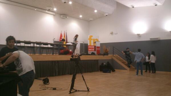 2014entv's tweet photo. Así estábamos #producción y #realizacion #entele2014 http://t.co/dRcUI3mYz9