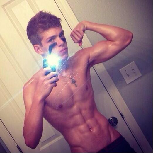 hotboysabs's tweet photo. 😍😍 http://t.co/b0p48jfITk