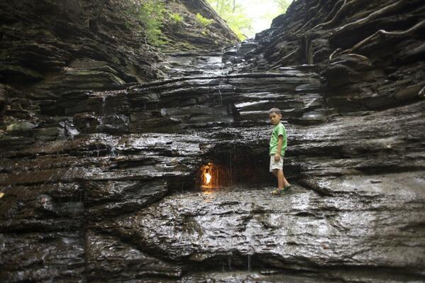 findery's tweet image. Eternal flames falls. Literally. findery.com/raul/notes/ete… @themexican #FeaturedNote