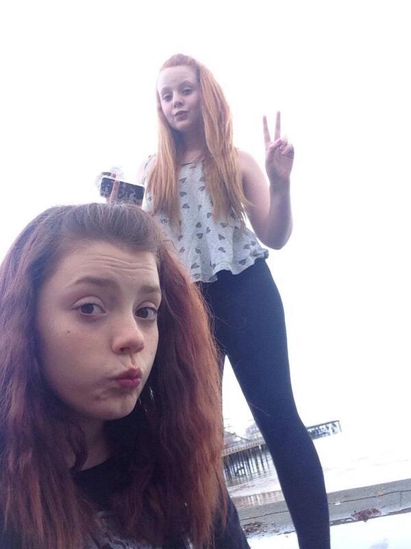 SumChloesWorld's tweet photo. Other day💋🌝 we was standing on a roof. http://t.co/FNom4mHFLl