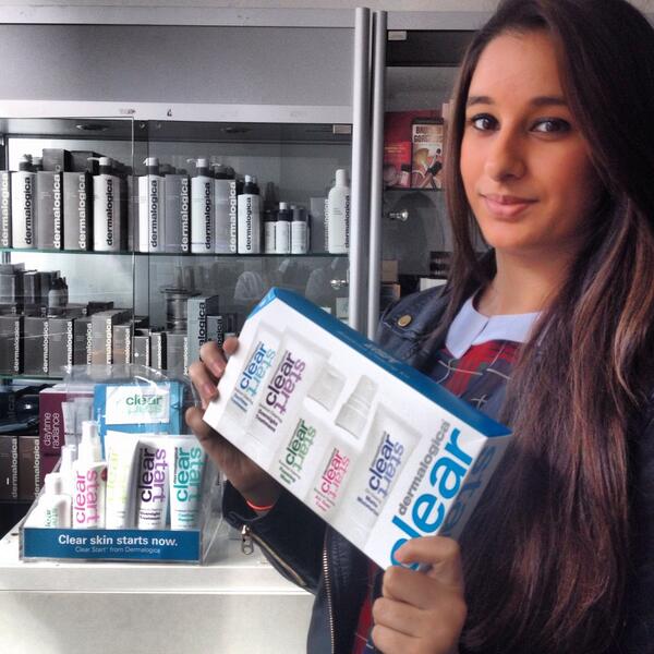 treatmentroomUK's tweet image. Love for great skin at a tender age of 15. @ClearStartUK #prepforprom @DermalogicaUK1