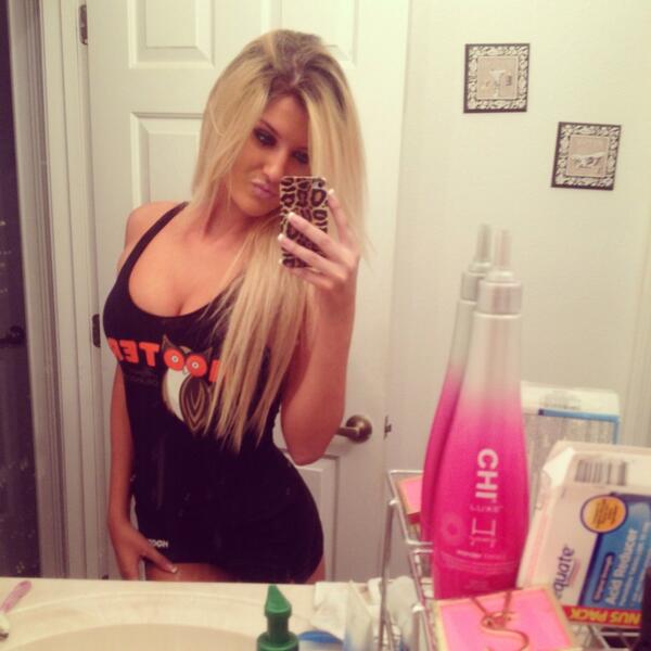 ashleyshannonxo's tweet photo. 🐥❤️ http://t.co/CNlgKU2GMR