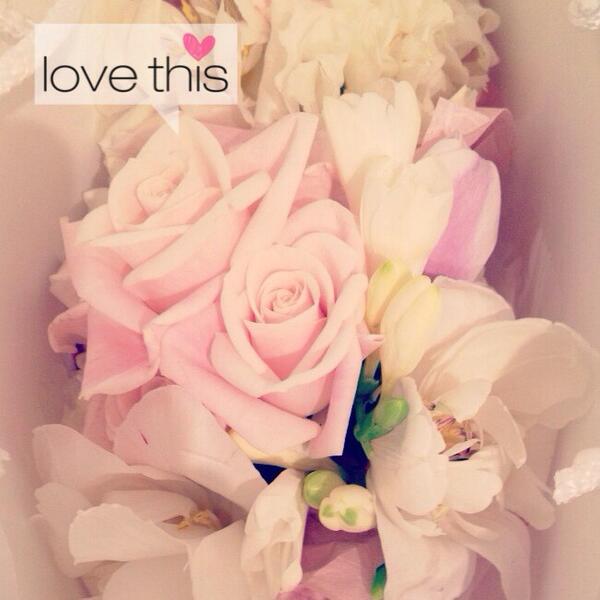 HyunJi87's tweet photo. ㅍlower :-) http://t.co/h9fMV0azsM