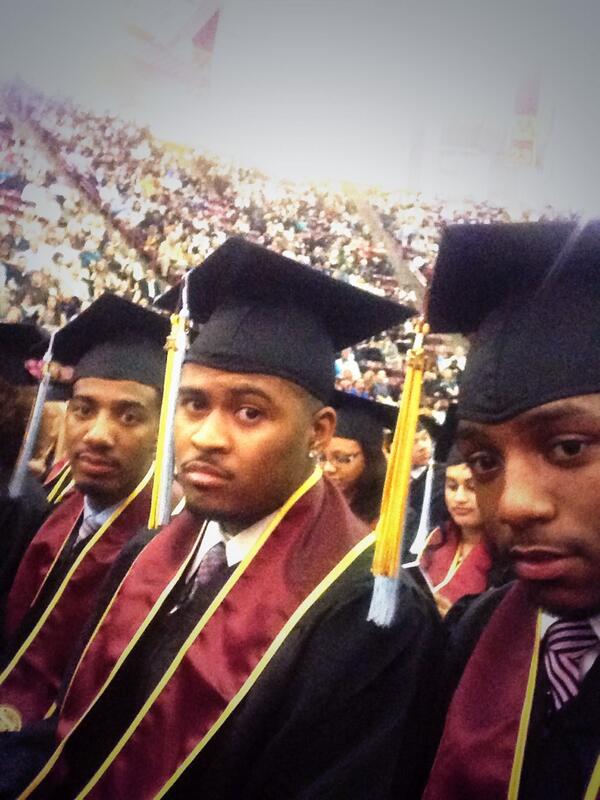 Marcus_R_Fuller's tweet photo. Congrats #Gophers basketball graduates“@Shell_Ken: #CEHD2014 #SelfieGang http://t.co/GKbZLeY02h”