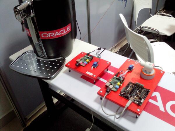 bluesprogrammer's tweet image. Chopp de #JavaEmbedded + #RaspberryPi !! #TDC2014 floripa!! Quer mais o q?? :D
