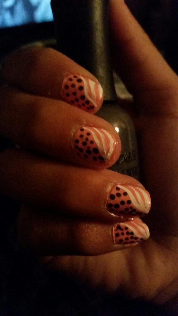 LobatoCrystal's tweet photo. Check out last weeks nail design tutorial :) 
http://t.co/aDGkoa6DBG #Nails #Design #Waves #Pink http://t.co/0lzC13iI4L