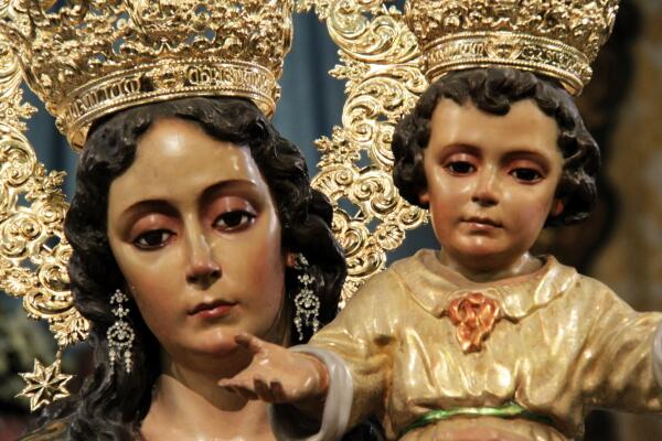 Masero5's tweet photo. Ocho dias, ocho lunas, ocho mañanas y Triana entera será salesiana cuando la Reina llegue a Santana #auxitriana2014 http://t.co/5scACS3rKJ