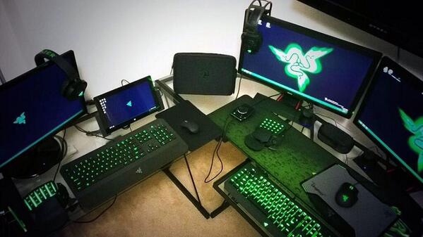 Razer's tweet photo. Dat battlestation.
Pic - Trac N http://t.co/wwnF7xkeKe