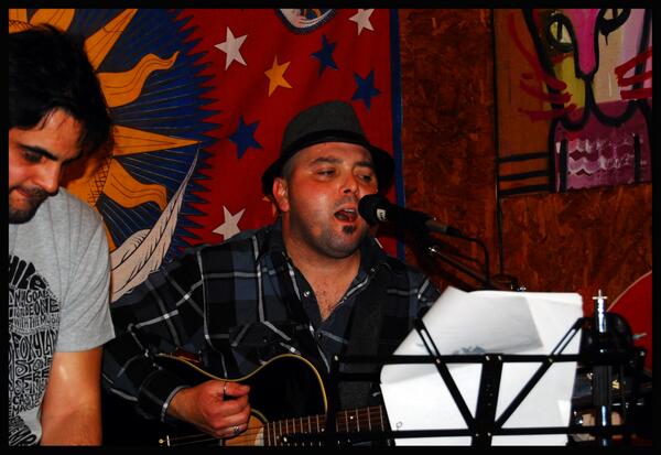 GusCazard's tweet photo. Gran noche ayer en Solitario Juan con Los Cruzados, MagikaSoul tocando e improvisando nuestra música .... http://t.co/xyn7LzFxox