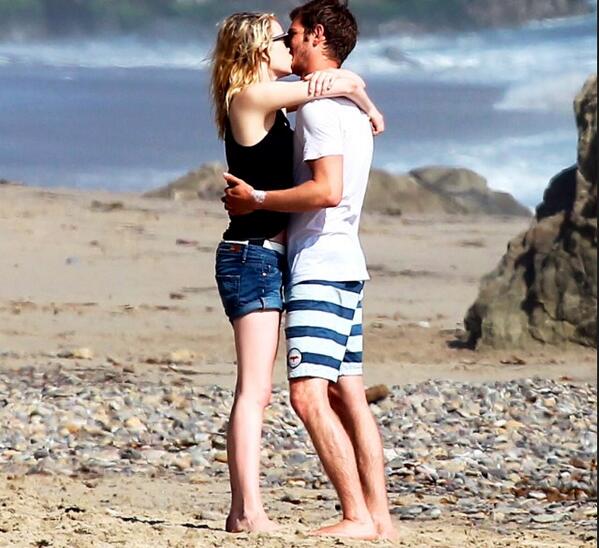 ChoosingPaths's tweet image. "We need to go back to beach."