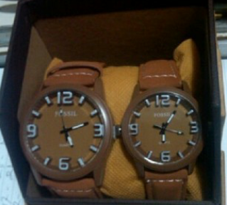 AlifaAddict_IND's tweet photo. Jam Couple...! Minat? Mentionnn^^ http://t.co/0iYce8YS1L