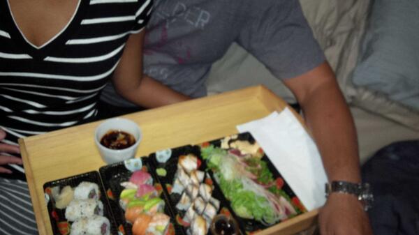 NasmaChin's tweet photo. #datenight
#sushiandamovieinbed http://t.co/sDMJsKNYMe